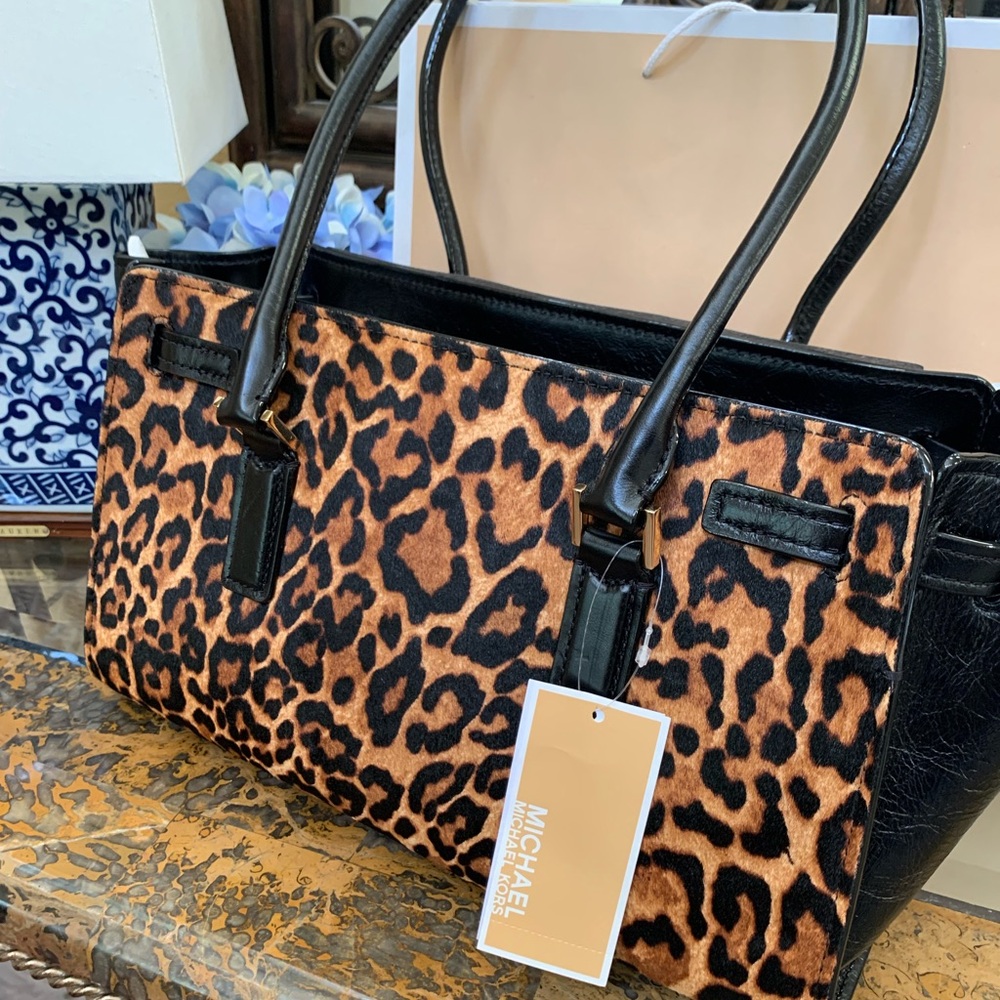 Hamilton Leopard Print Shoulder Bag with Black Accents - Picture 6 of 9